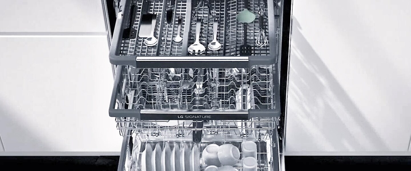 Height adjustable 3rd rack