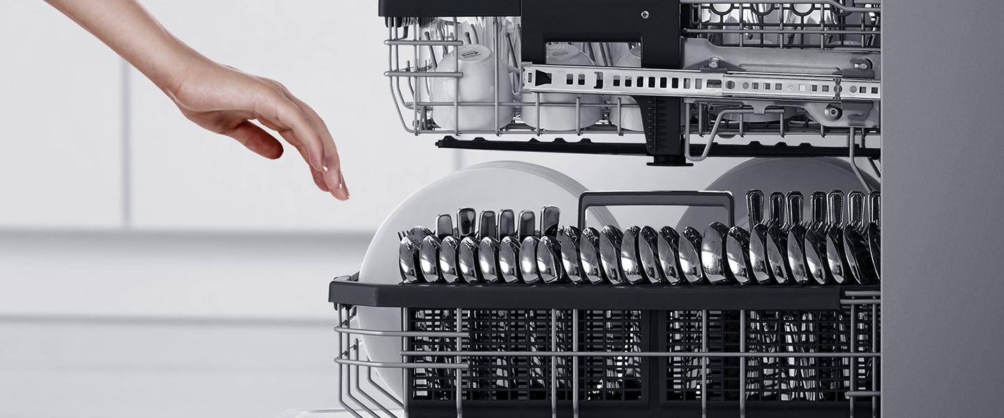 Glide rail and ball-bearing wheel design