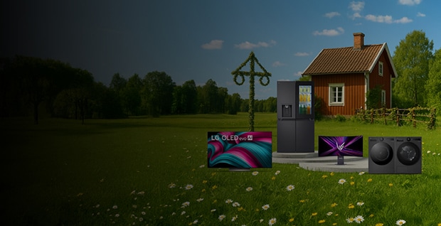 Bild av en traditionell svensk midsommarscen utomhus, rött hus med en traditionell midsommarstång på en gräsäng – en vit tvättmaskin, en bildskärm och en OLED-TV finns med.