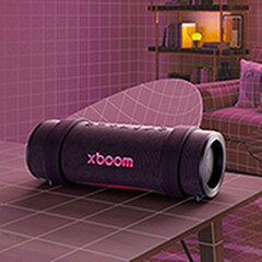 LG xboom được đặt trên bàn.