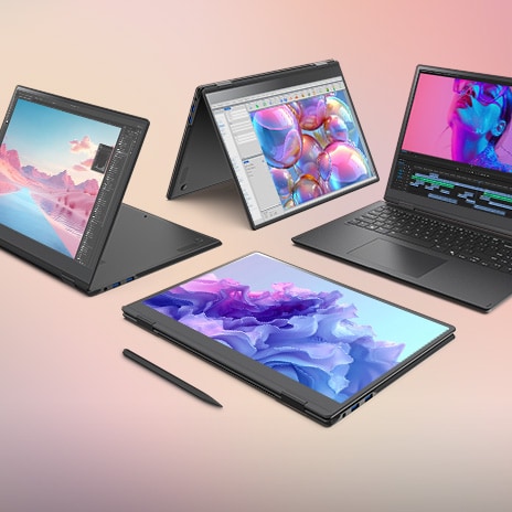Dieses Bild zeigt vier konvertierbare Laptops in verschiedenen Modi: Standmodus, Laptop, Tablet und Zelt. Es hebt die Vielseitigkeit des Laptops in verschiedenen Konfigurationen hervor, wobei jeder Bildschirm ein Bild in Lila- und Rosatönen anzeigt. Vor dem Laptop, der im Tablet-Modus eingestellt ist, liegt ein Schreibstift.