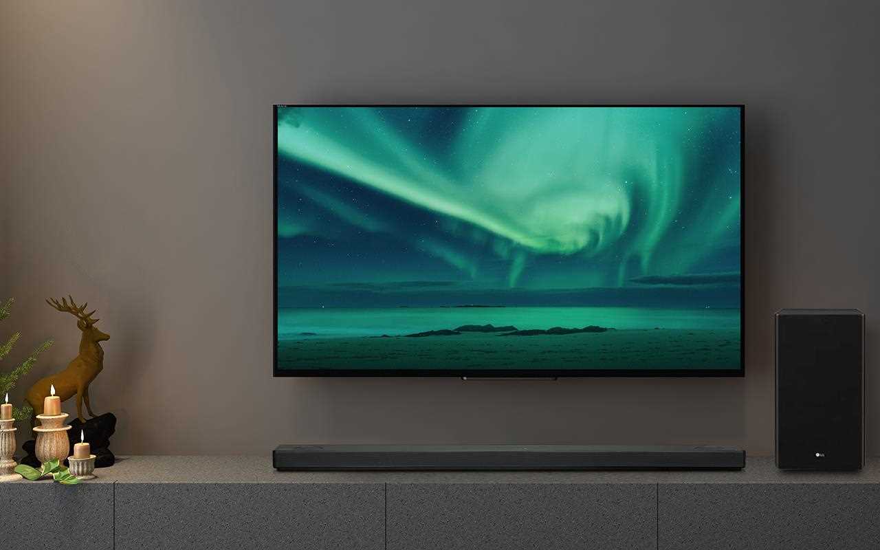 An LG OLED TV is the perfect gift for someone who wants to experience movies like in the cinema | More at LG MAGAZINE