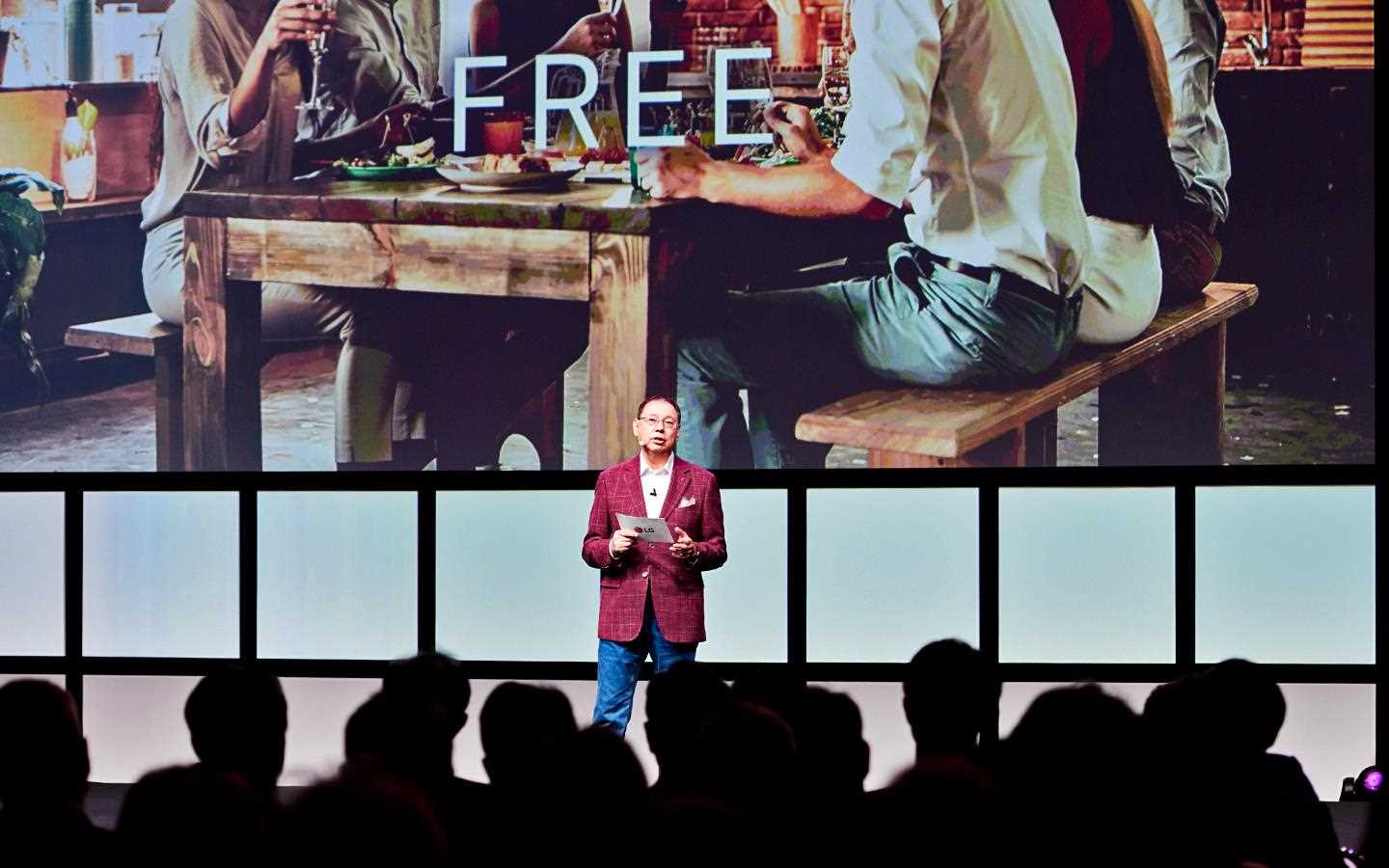 IFA 2018: LG's CEO delivers his welcome speech to the crowd as the company outlines their vision for artificial intelligence.