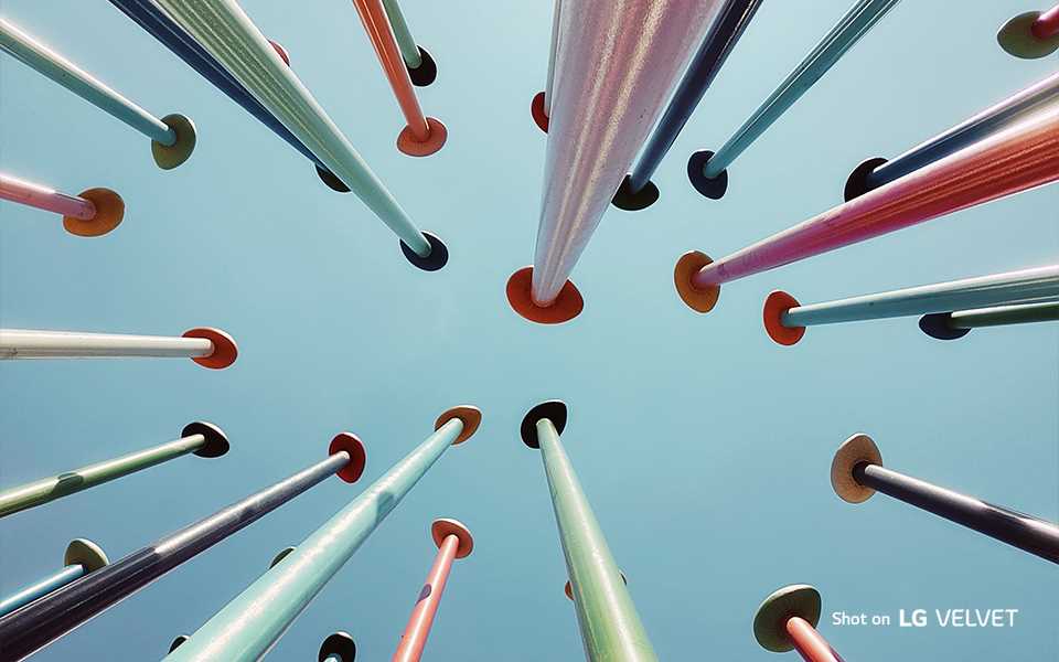 An image of colourful poles shot on LG VELVET