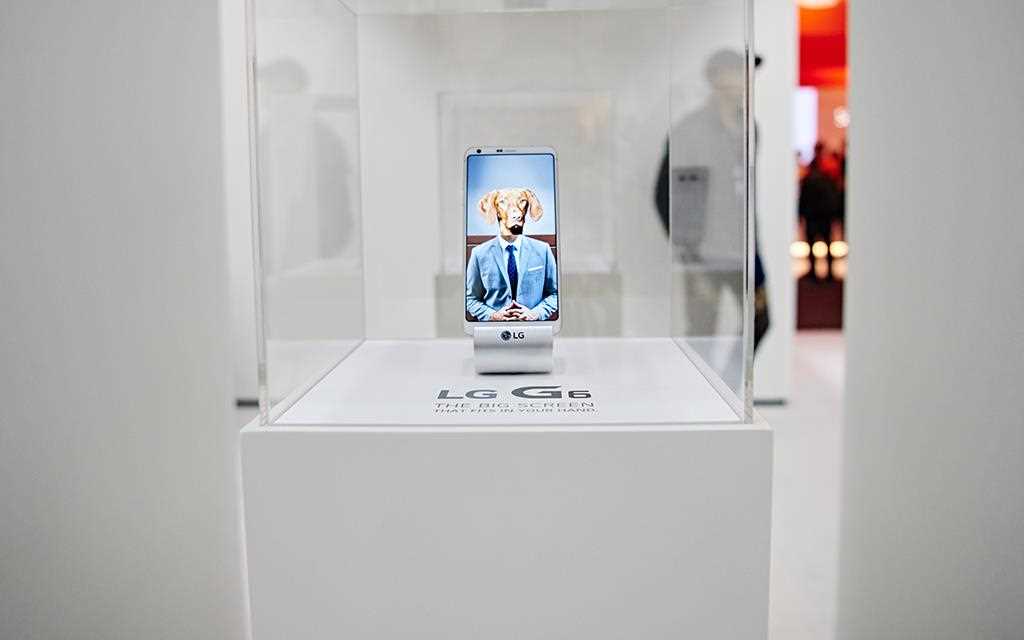 An image of new lg g6 at the exhbition zone at mwc 2017 barcelona 