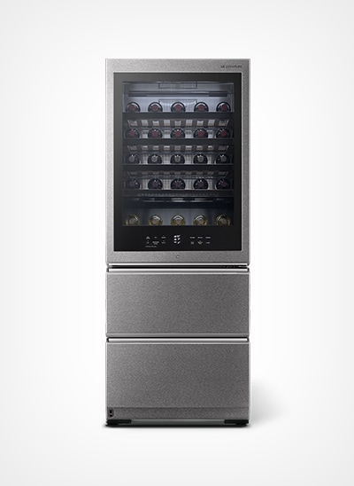 Ein Foto des LG SIGNATURE Weinkühlschranks vor einem weißen Hintergrund.