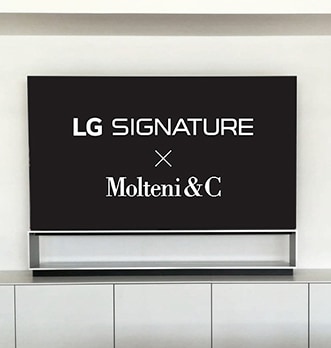 Die Wörter „Molteni&C X LG SIGNATURE“ sind auf dem Bildschirm des LG SIGNATURE OLED 8K-TVs angezeigt.
