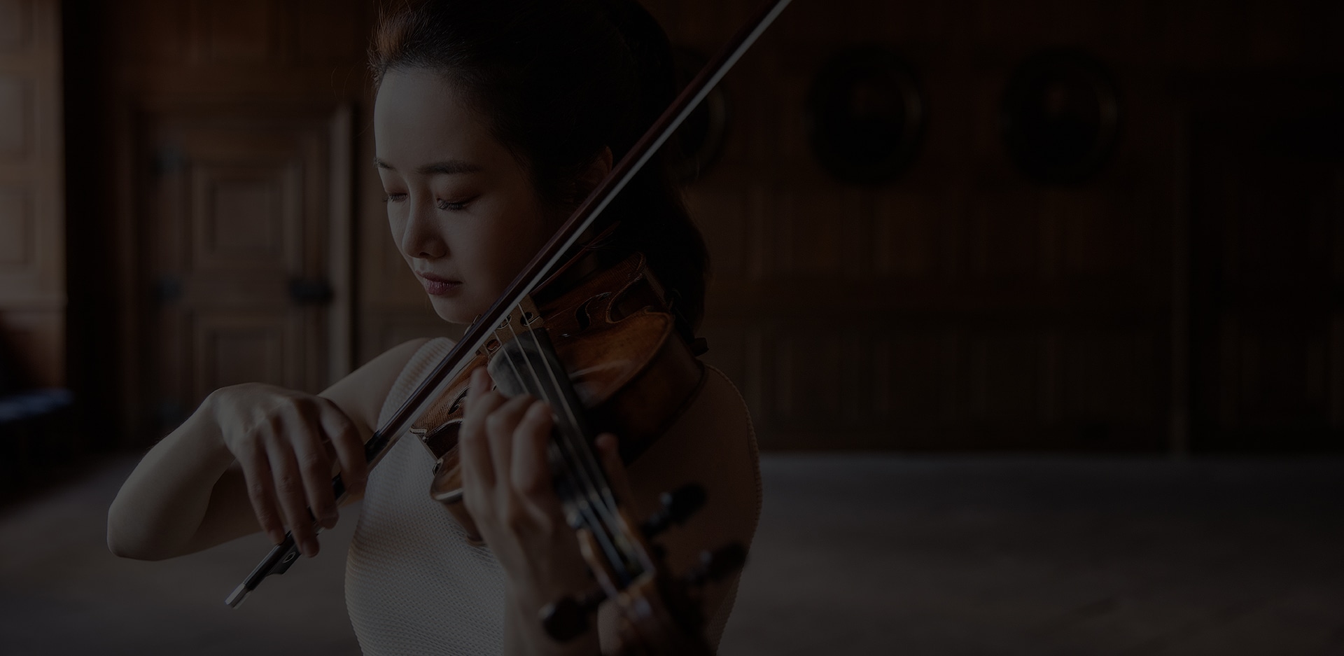 LG SIGNATURE arbeitet mit der koreanischen Geigerin Bomsori zusammen.