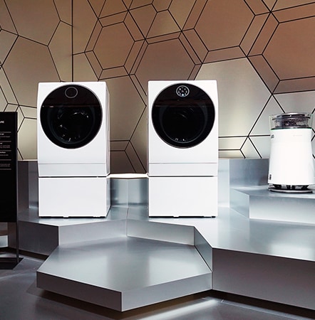 Die Kombination aus Waschmaschine und Trockner von LG SIGNATURE und Waschmaschine nur zum Waschen wird auf der IFA 2019 gezeigt