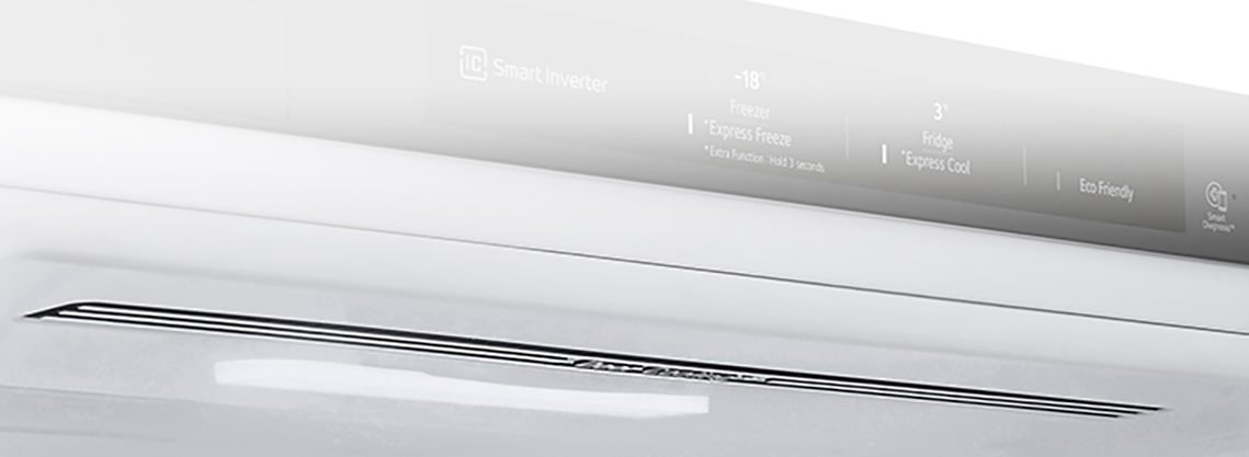 Le réfrigérateur LG affiche Smart Inverter, Express Freeze, et Eco Friendly sur l'écran supérieur droit.