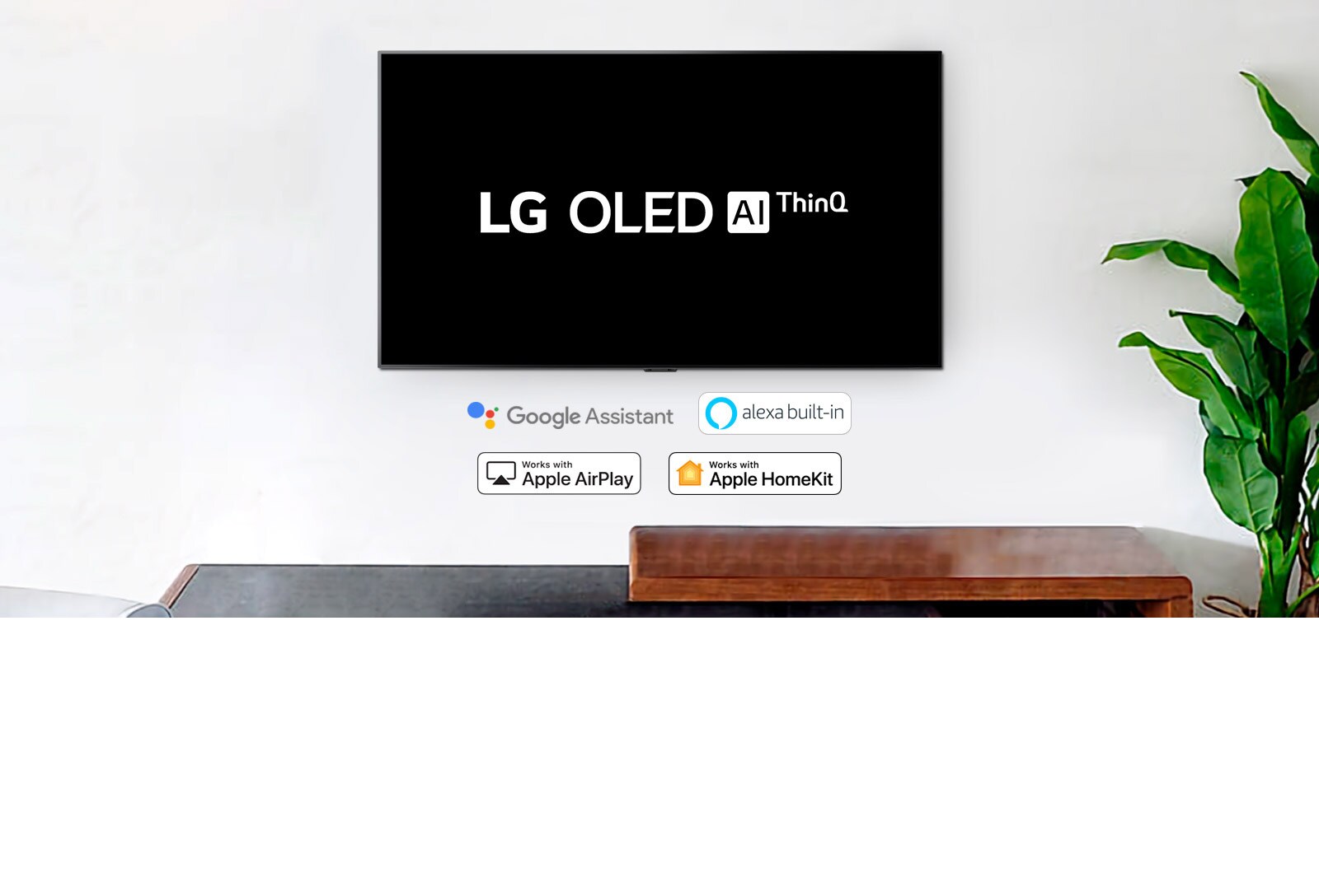 Un téléviseur fixé au mur affichant le logo LG OLED AI ThinQ sur un fond noir