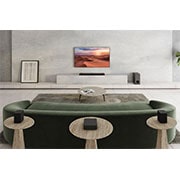 LG Barre de son 5.1.3 | 620W | Dolby Atmos | DTS:X | eARC | Hi-Res Audio | IMAX enhanced, Un caisson de basses, une barre de son et un téléviseur sont installés dans un salon blanc, S80QR, thumbnail 4