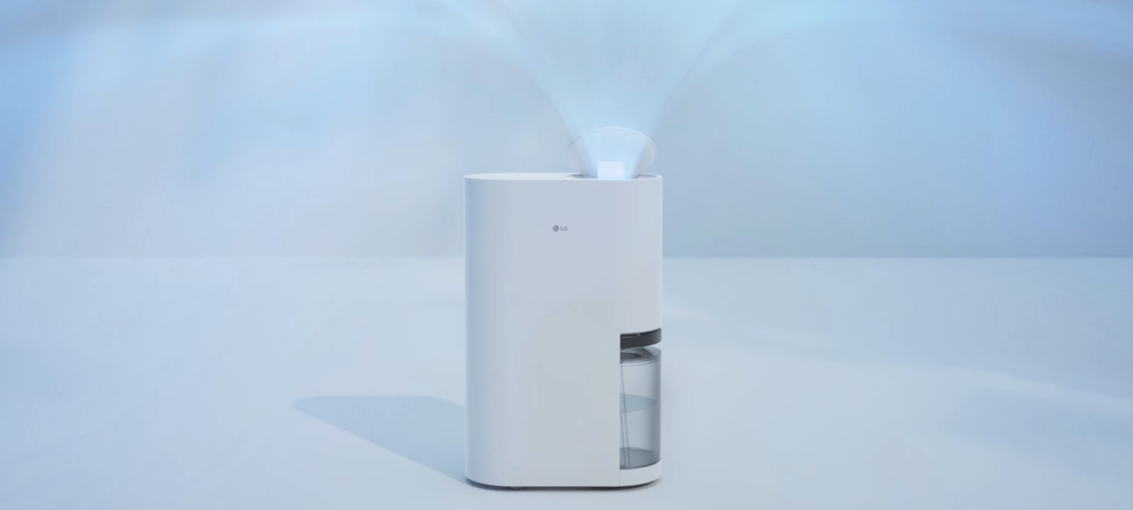 Video of the dehumidifier operating in Smart+ mode and the wind spreading widely