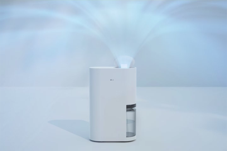 Video of the dehumidifier operating in Smart+ mode and the wind spreading widely