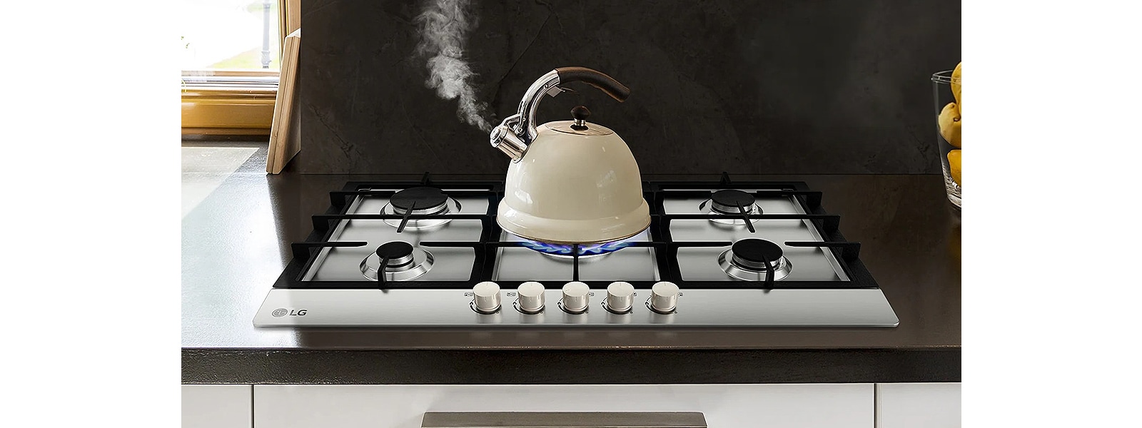 Powerful Cooktops with Precise Flame Control