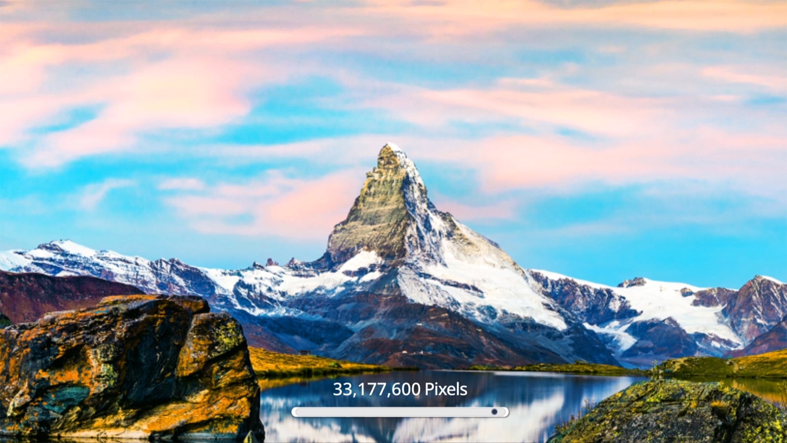 A scene of a mountain showing the improvement in image quality as the number of pixels increases to 33,177,600 in 8K resolution (play the video).