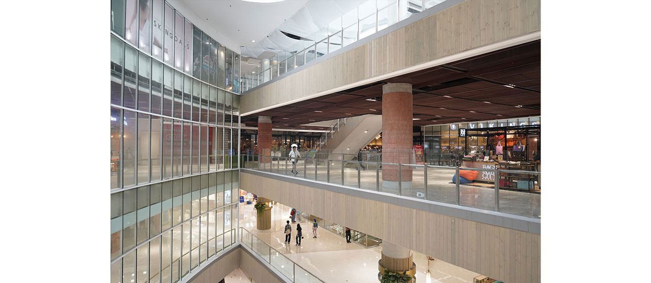 Mall Interior Overview