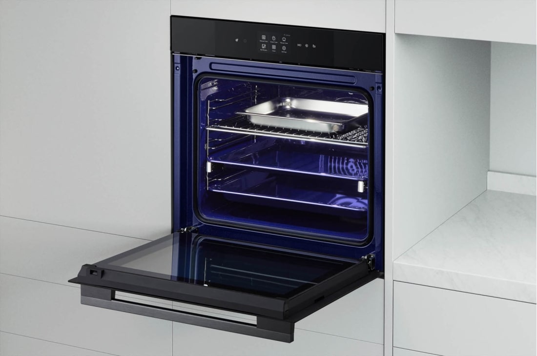LG InstaView Oven | 76 Litres | InstaView™ | EasyClean™ | LG ThinQ™ |Black, open view , WSED7667M, thumbnail 4