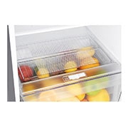 LG 187(L) | Top Freezer Refrigerator | Smart Inverter Compressor | Multi Air Flow | Moist Balance Crisper™, LG GN-B202SQBB Moist Balance Crisper Detail & Using Cut, GN-B202SQBB, thumbnail 7