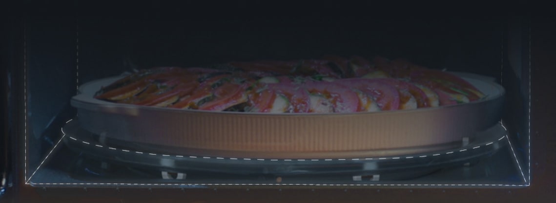 Muestra un plato grande colocado en el LG Neochef™.