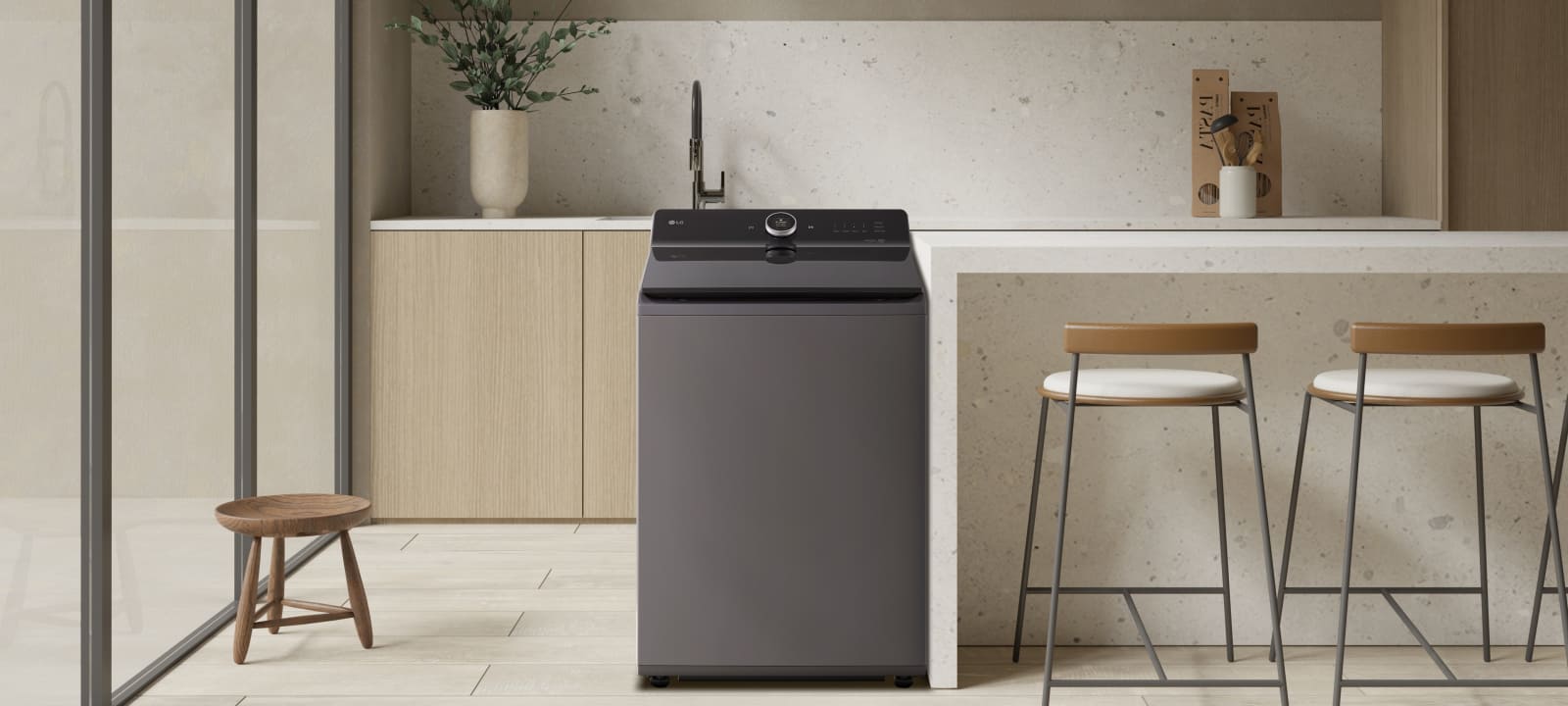 El panel de la lavadora se acerca a medida que se selecciona el ciclo de lavado con IA, seguido de una animación de detección de tela