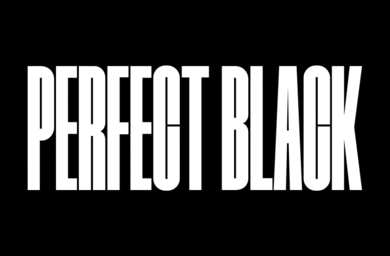 Las palabras "NEGROS PERFECTOS" en blanco sobre un fondo negro se desvanecen mientras aparece una imagen detallada de tres dragones negros con buen contraste.