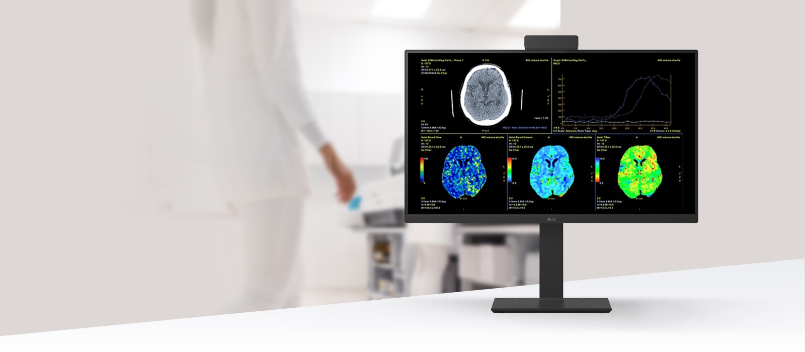 Monitor de revisión clínica IPS de 27 pulgadas y 8MP mostrando múltiples imágenes de escaneos cerebrales en la pantalla.