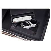 LG StanbyME Go 27'' Portátil Smart TV con ThinQ AI (Inteligencia Artificial), Primer plano de una bolsa todo en uno, 27LX5QKNA, thumbnail 10