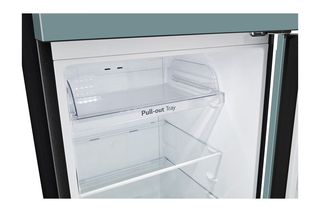 LG Refrigeradora Top Freezer 13.2pᶟ (Net) / 14 pᶟ (Gross) LG Smart Inverter Compressor™ LINEARCooling™ Puerta Clay Mint, top freezer opened with moving ice maker attached and food stored, VT38BPM, thumbnail 6