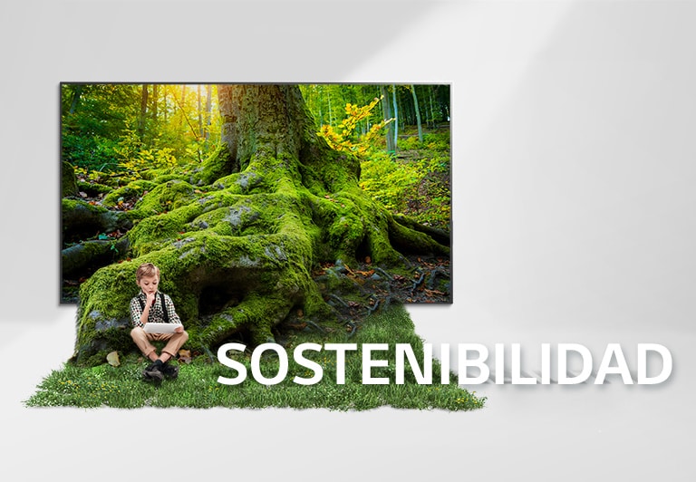 Una raíz de un árbol gigante sale de una pantalla de televisión y cubre el suelo de césped. Un niño se encuentra sentado sobre el césped.