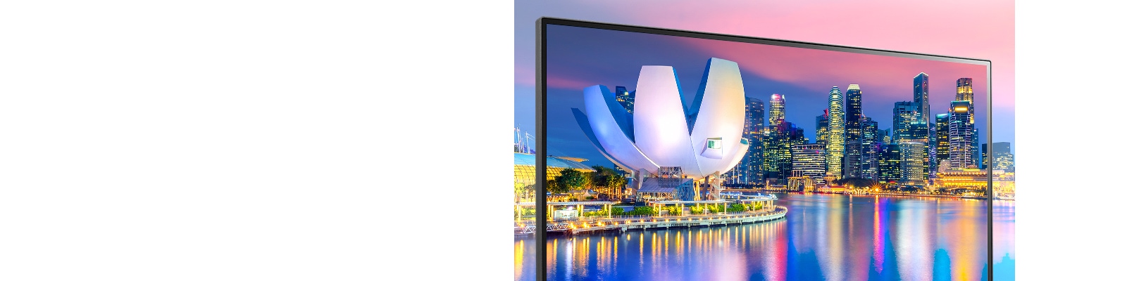 99% sRGB-ga IPS (typ.) : Täpsed värvid ja lai vaade