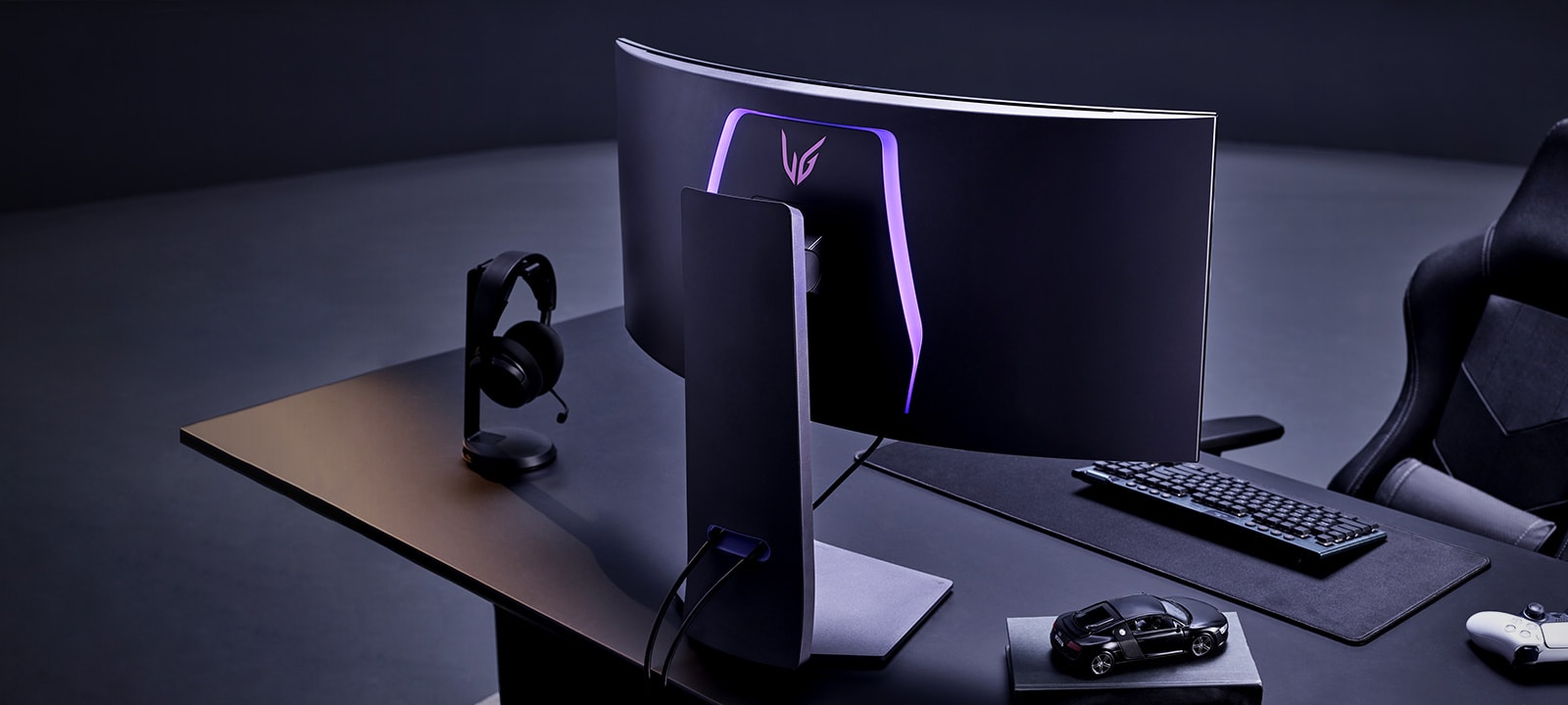 Tootepilt sisselülitatud taustvalgustusega.