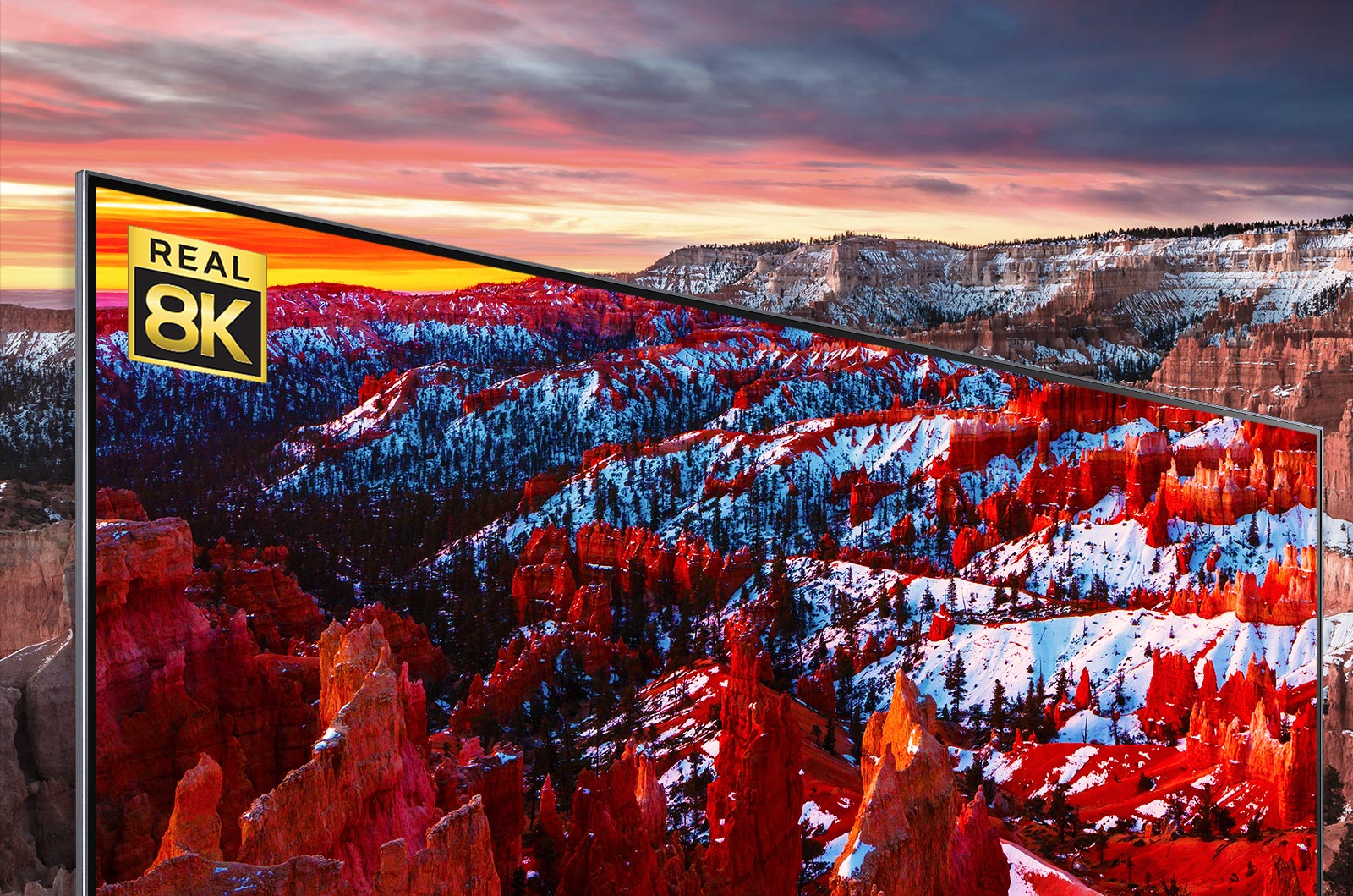 Vaade mägedele muutub 8K-resolutsiooniga realistlikumaks ja vähem pikseldatuks (esita video).