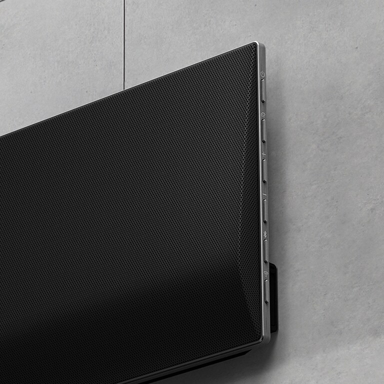 LG Soundbar ribakõlari lähivaade seina ääres.