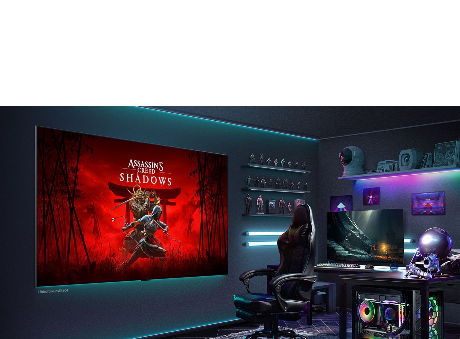 LG QNED evo AI QNED85 Mini LED LG Gallery+-iga kuvab Ubisofti „Assassin's Creed Shadows" kunstiteost seinale paigaldatud ekraanil pimedas, kaasahaaravas mänguruumis, esitletuna teleri kunstiekraani režiimi osana. 