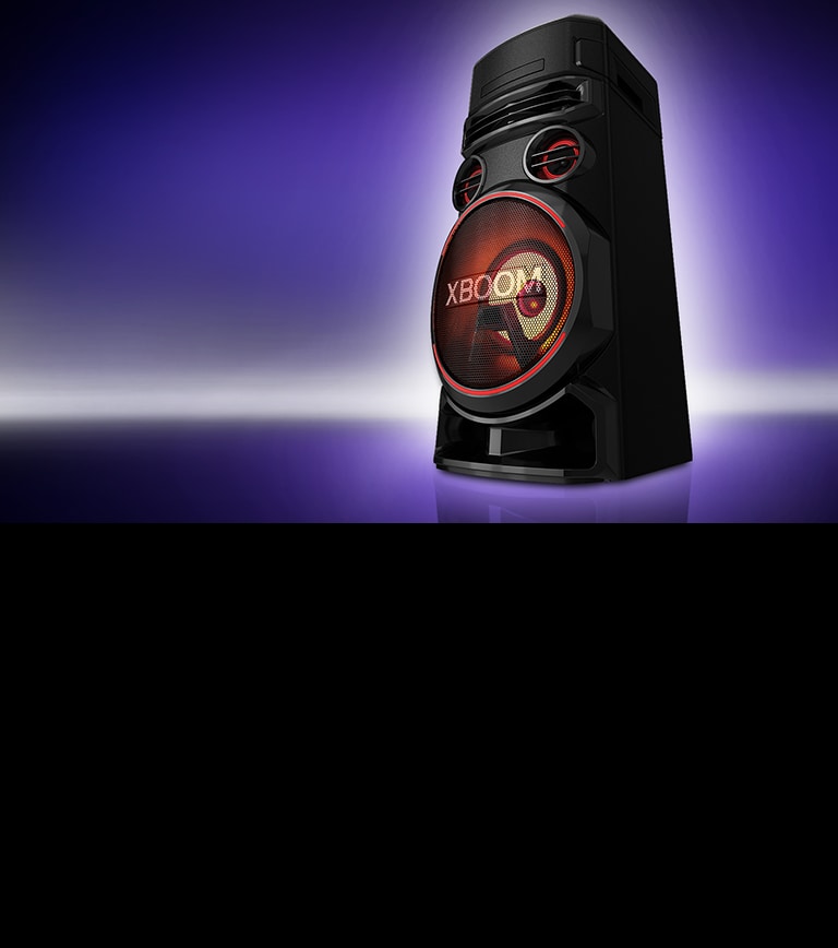 Madala nurga alt vaade LG XBOOMile violetsel taustal.  XBOOMi tuled on punased