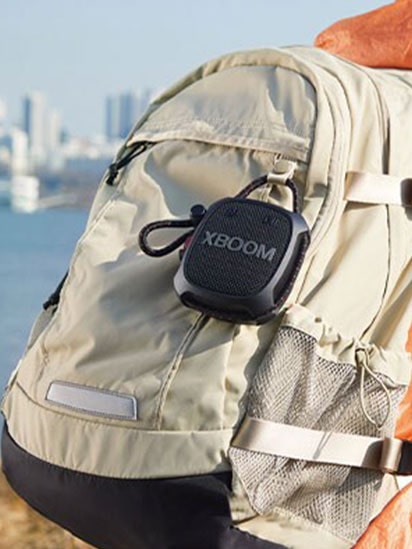 Pildid, mis näitavad, kuidas elustiilis LG XBOOM Go XG2T kõlarit kasutada.