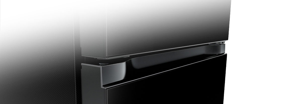 Lähivõte kandilise taskuga käepidemest kena ja minimalistliku disainiga.