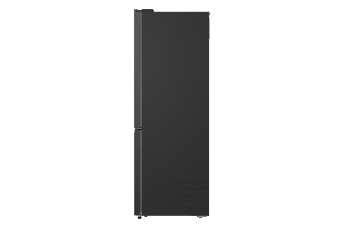 LG külmik sügavkülmikuga põhjas | 1.86m | 333L | Must | C klass | DoorCooling+™ | FRESHBalancer™, LG külmik-sügavkülmik (GBBS726CMB) paigaldatud tumepruuni köögimööblisse; vasakul aken ja diivan ning paremal valamu, GBBSJ1CCEP, thumbnail 14