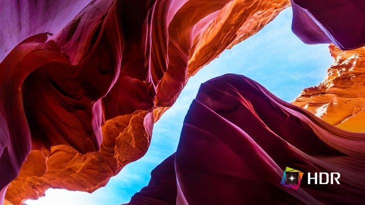 HDR prenant en charge des niveaux spécifiques de couleur et de luminosité, en se basant sur la gamme de couleurs spectaculaires sRGB 99&nbsp;%.