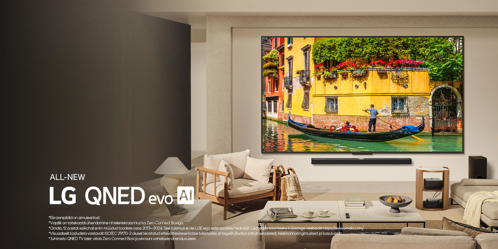 LG QNED9M teler, mis on paigaldatud seinale LG Soundbari kohale modernses elutoas. Zero Connect Box paikneb kohvilaua sees.