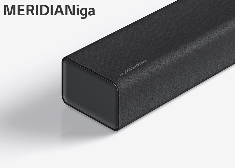 LG soundbari vasaku külje lähivaade Meridiani logoga toote vasakus alanurgas.
