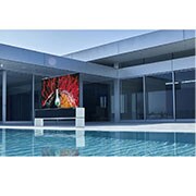 LG 65-tolline OLED 4K teler, Luksuslikus kodus basseini ette paigutatud kokkurullitav teler, mis näitab koske vahtrapuude vahel, OLED65RX9LA, thumbnail 12