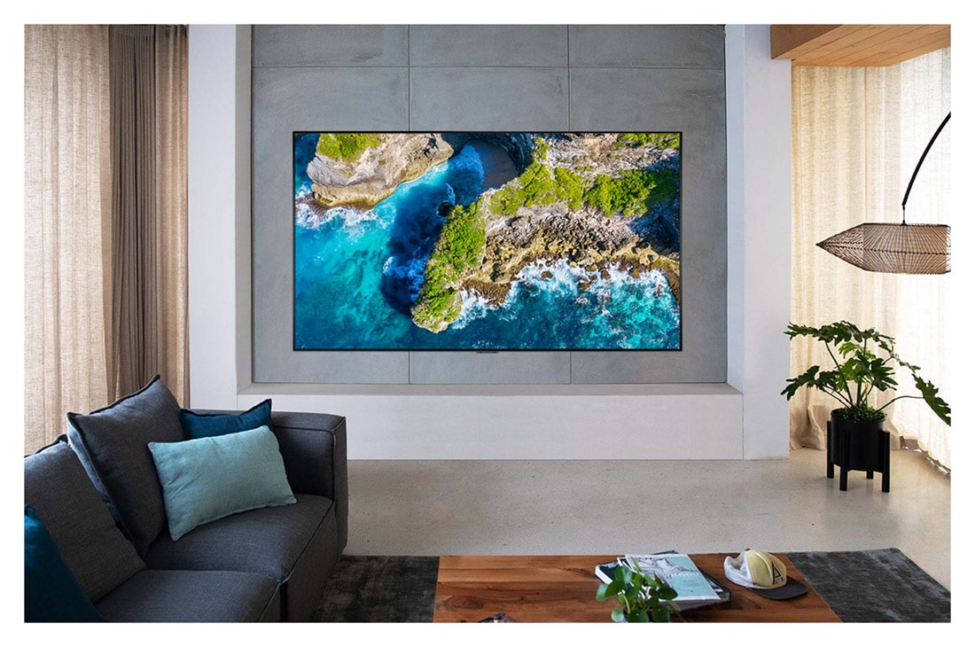 LG 77-tolline OLED 8K teler, Suur teleriekraan, mis näitab võidusõidumängu, OLED77ZX9LA, thumbnail 11