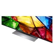 LG 55-tolline LG Mini RGB evo AI MRGB88 4K nuti TV 2026, LG Mini RGB evo AI MRGB85 on paigaldatud seinale avarasse kaasaegsesse elutuppa, kuvades elavat abstraktset kunstiteost keerduvate mitmevärviliste elementidega., 55MRGB88B3B, thumbnail 13