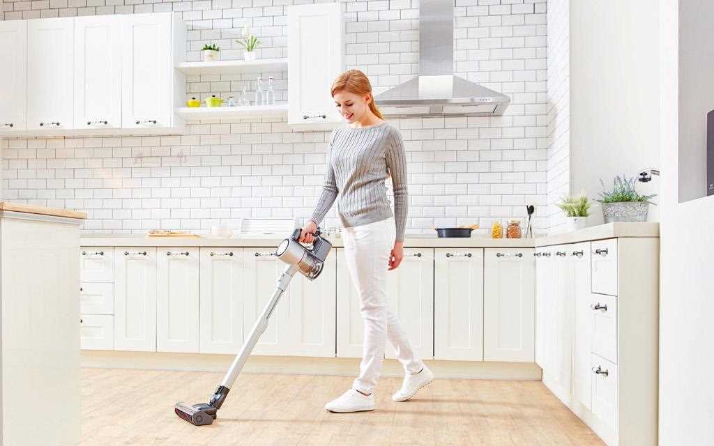 ar_ee-vacuum-cleaner-1.jpg