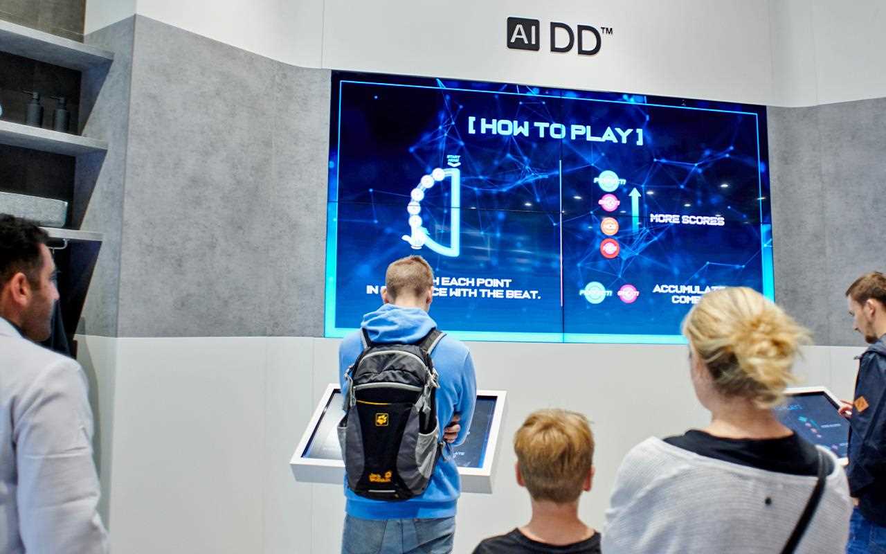 At IFA 2019, the washing machine section featured a game where you take a trip inside the LG AI Washer A close-up of the LG AI Washer, on show at IFA 2019 | More at LG MAGAZINE