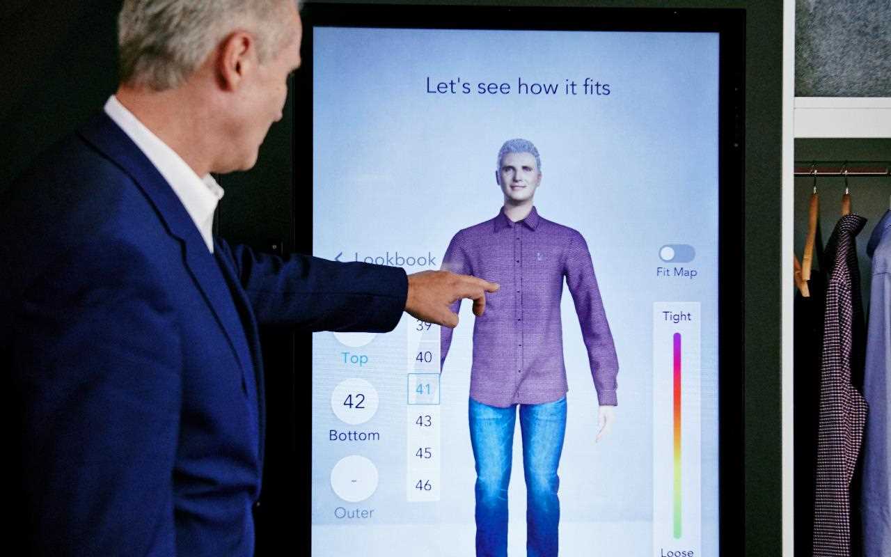 An AI expert tests out the new concept product LG Fit, designed to help you select clothes that fit you and take the time out of shopping | More at LG MAGAZINE
