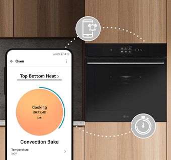 Imagen en la que los iconos de temporizador y notificación push están conectados entre el smartphone y el horno