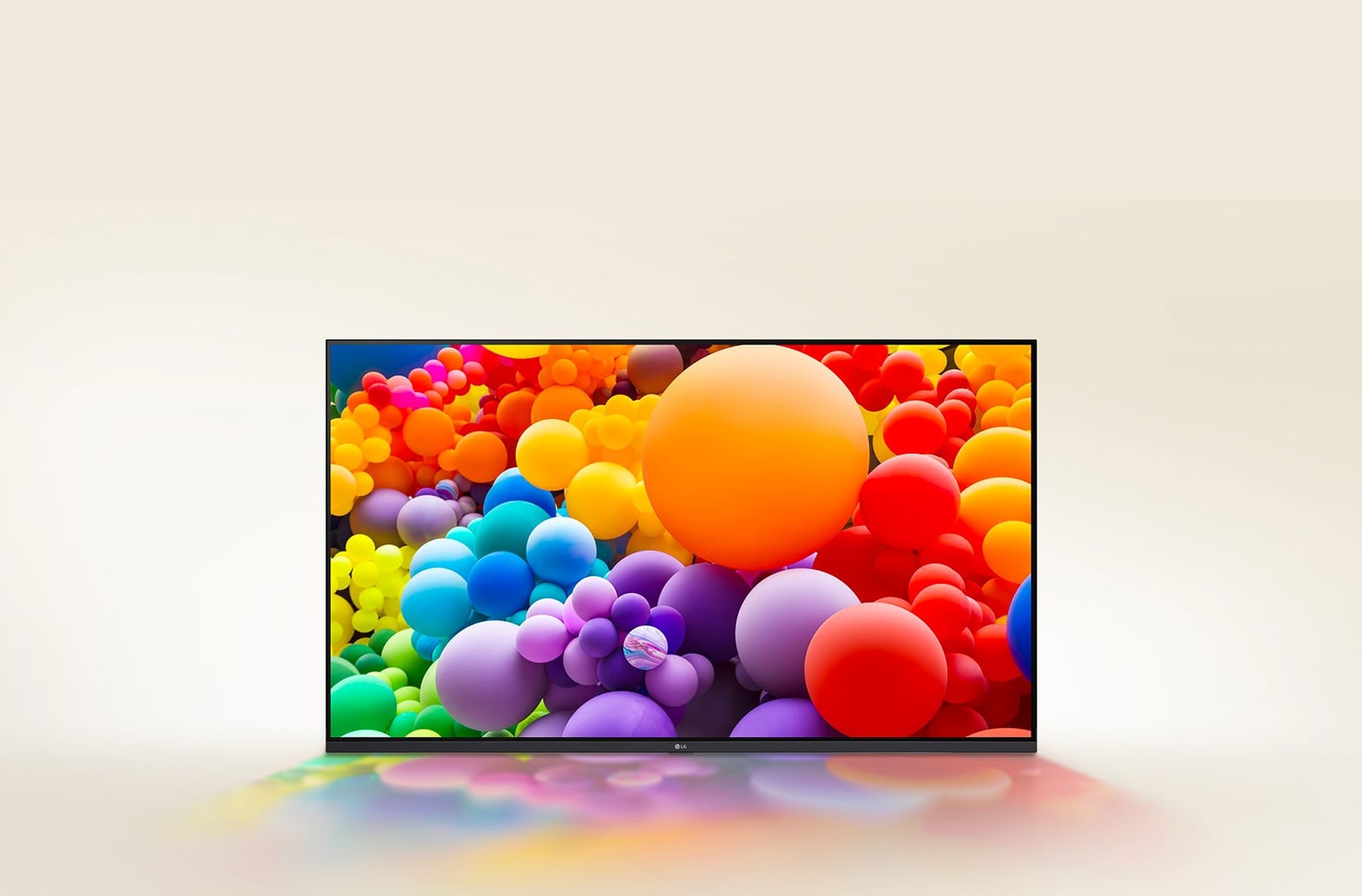 Muchos globos con diferentes colores se muestran en LG UHD TV.